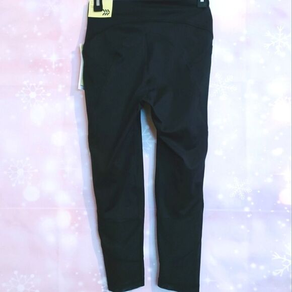 BLACK CONTOUR CURVY ATHLETIC SIDE POCKET CAPRIS SIZE XS - Picture 2 of 11